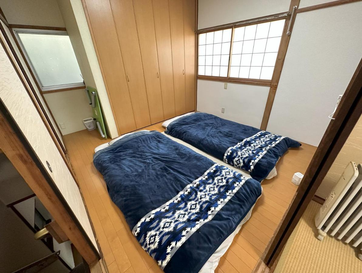 Appartamento 4 Minute Walk From The Station,usj33min Kix48min Namba10min, Convenience Store, Coin Laundry, Public Bath, 1 Minute Walk Kitakagaya , 6 Ppl, Near Namba To 10min,駅近徒歩4分一軒家貸切北加賀屋駅からなんば駅まで10分 *